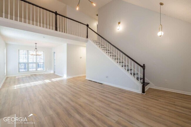 Building Photo - 7225 Walnut Mill Landing
