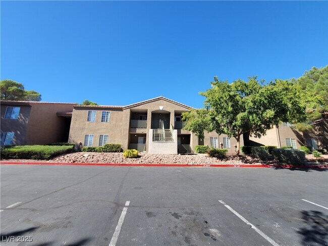 Foto del edificio - 2121 Blue Breeze Dr