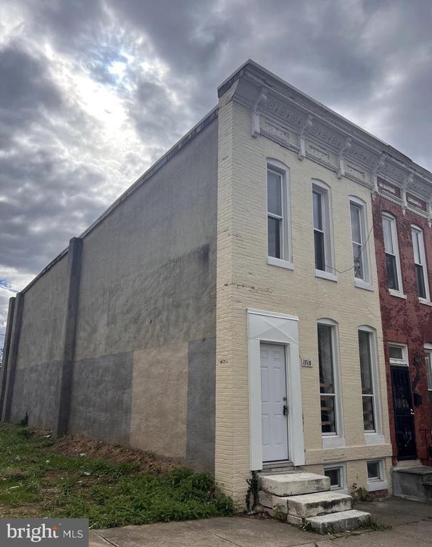 Building Photo - 1715 Presstman St