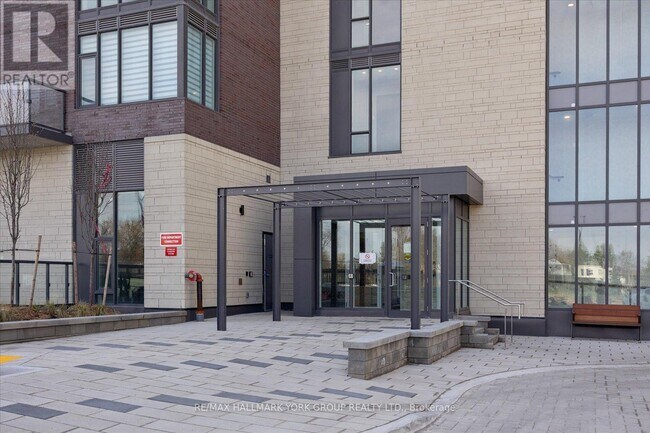 Photo du bâtiment - 705 Davis Dr