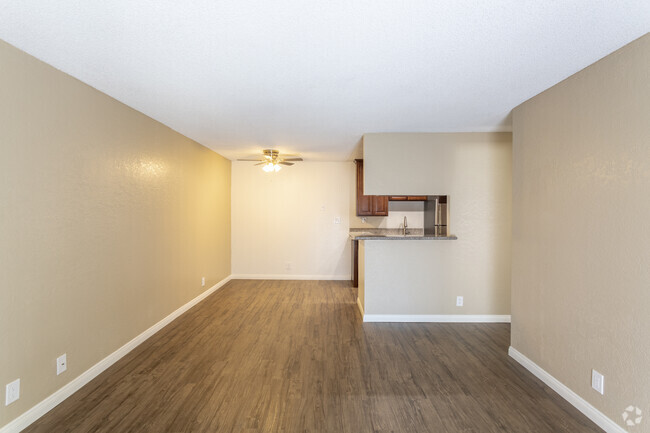 1 BR, 1 BA - 663 SF - Shadowridge Village Apartments