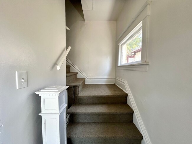 Building Photo - 1334 Peck St