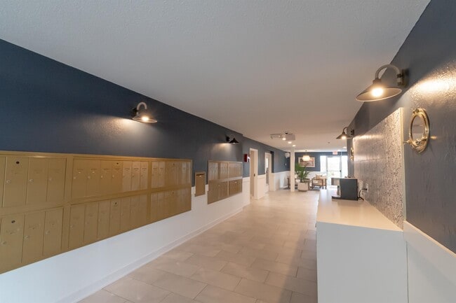 Building Photo - Gleason Lake