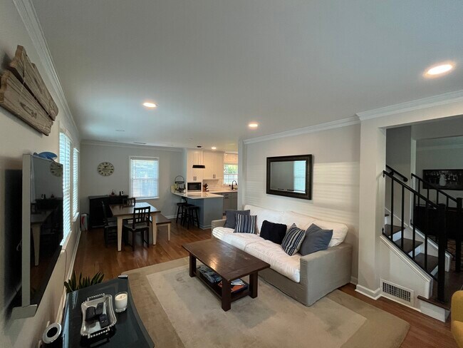 Foto del edificio - 5573 Normandy Rd