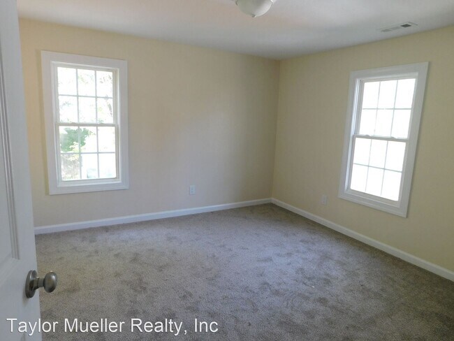 Building Photo - 3 br, 2 bath House - 105 E Cypress St