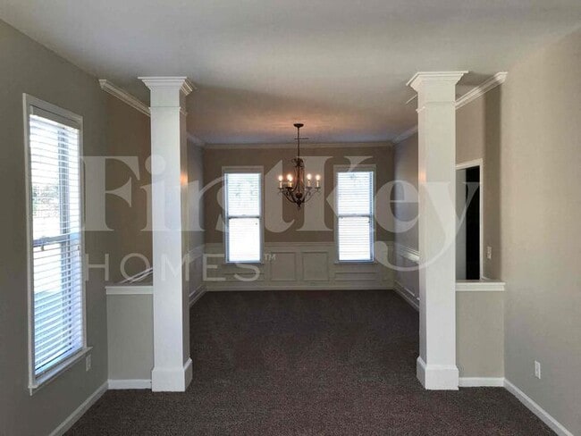 Foto del edificio - 855 Stonehaven Rd SW