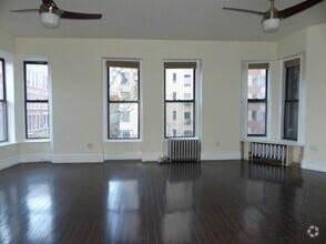 Building Photo - 560 W End Ave