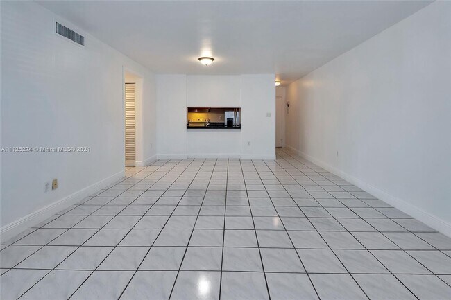 Building Photo - 280 W Park Dr