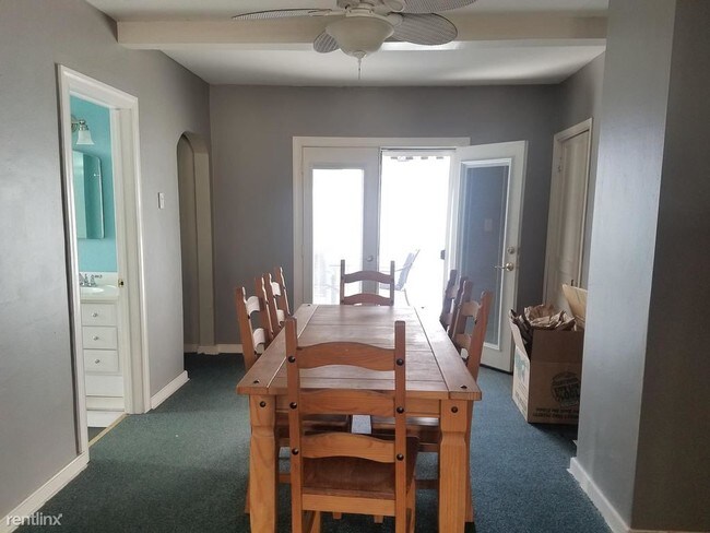 Building Photo - 2 br, 1 bath Apartment - 1519 N Cass St