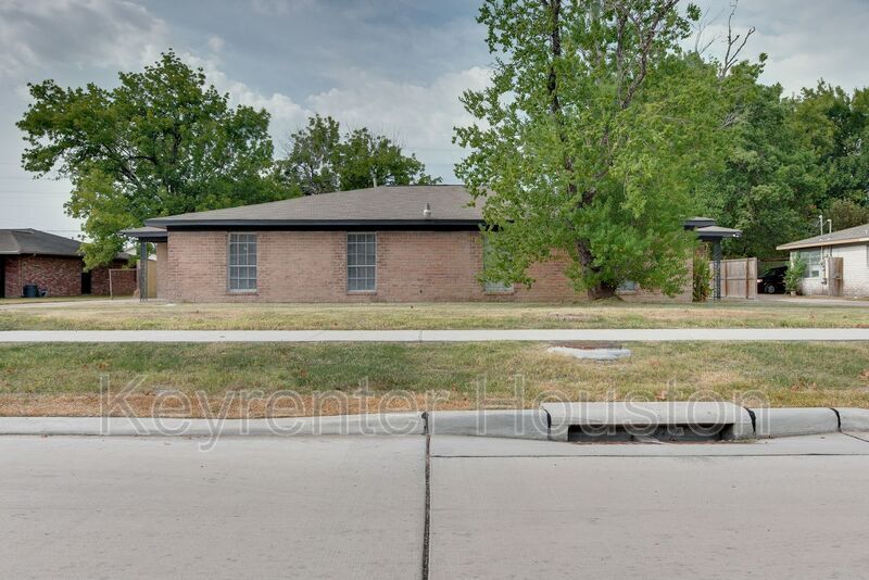 Foto principal - 2413 Woodgate St