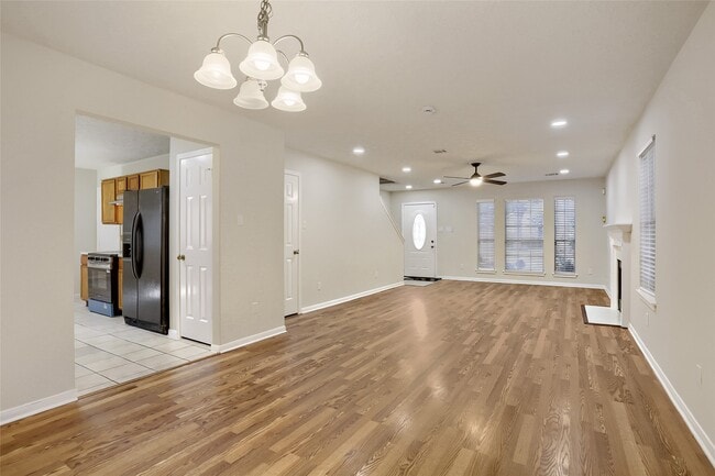 Building Photo - 13822 Dentwood Dr