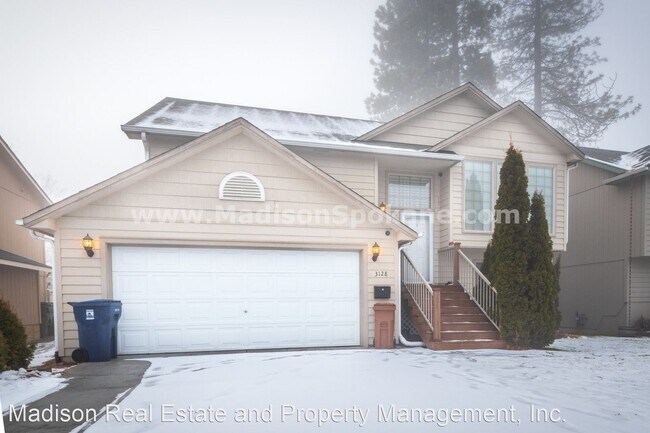 Building Photo - 3 br, 2 bath House - 3128 E 33rd Ave