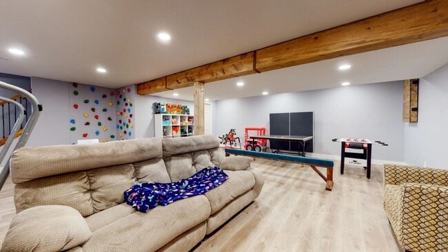 Building Photo - Stunning 4-Bedroom, 3.5-Bath Home with Ove...