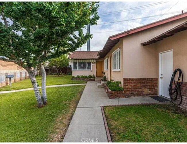 Building Photo - 12760 Dalewood St