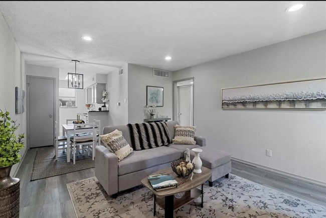 Foto del edificio - 1810 N Garrett Ave