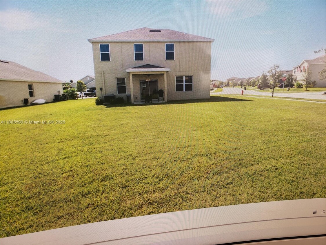 Primary Photo - 3100 Yellowstone Cir