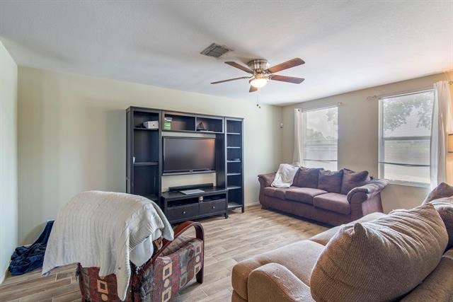 Foto del edificio - 12667 Vandelia St