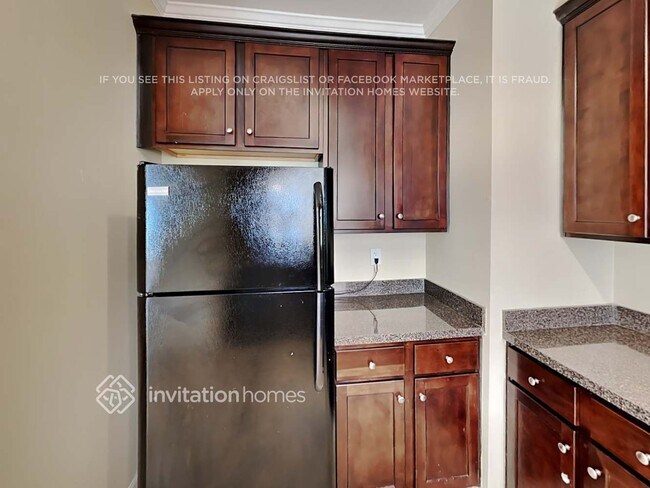 Foto del edificio - 8141 Brookbend Dr
