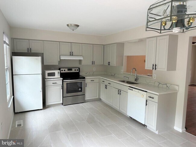 Foto del edificio - 7822 Brookview Ct