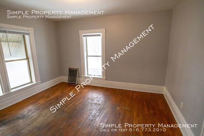 Building Photo - 222 N Dexter St