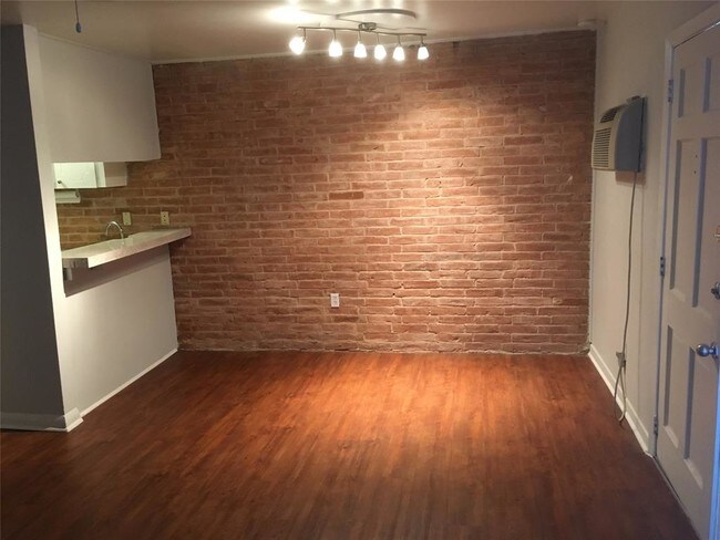 Foto del edificio - 547 Heights Blvd