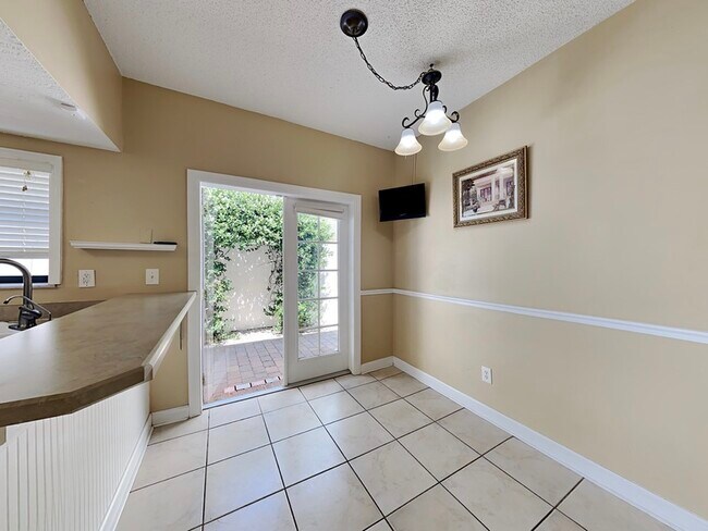 Foto del edificio - 266 Buttercup Cir