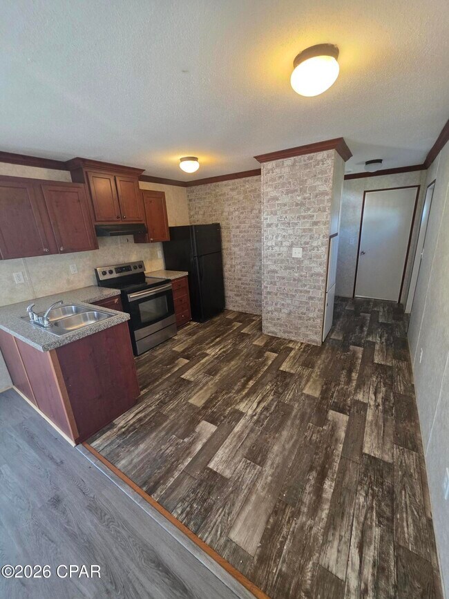 Building Photo - 5921 Nadine Rd