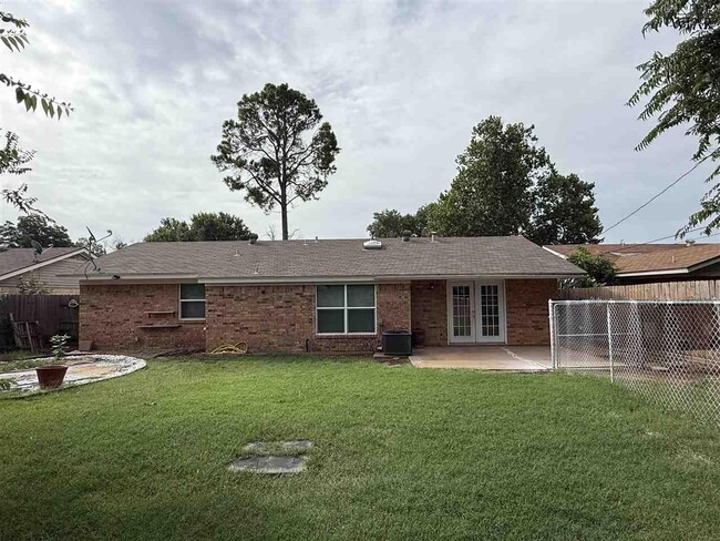 Building Photo - 4902 Kitty St