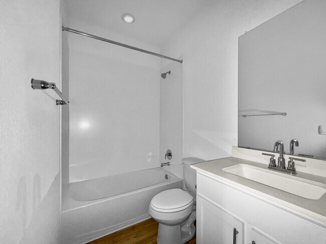 Building Photo - Free Month Special – Move In Today and Sav...