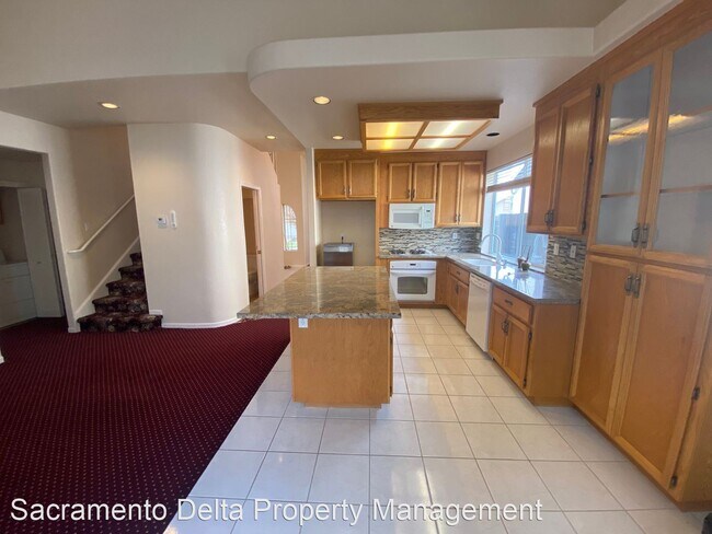 Building Photo - 3 br, 2.5 bath House - 2410 Fallwater Lane