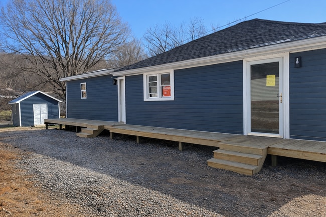 Building Photo - 427 Pleasant Ave