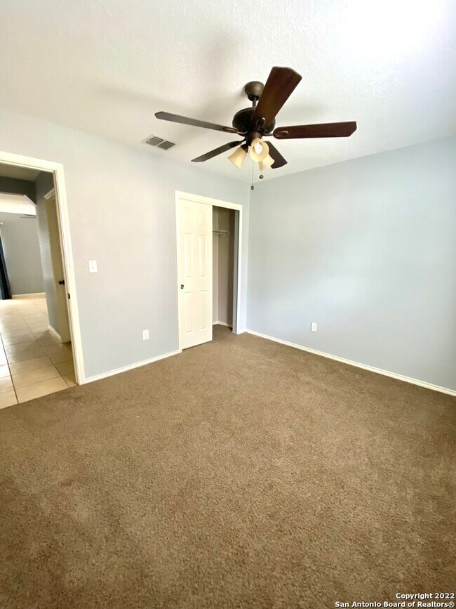 Foto del edificio - 10919 Burning Lamp