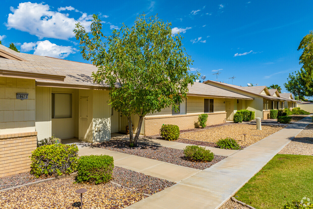 Primary Photo - Palomar Apartments