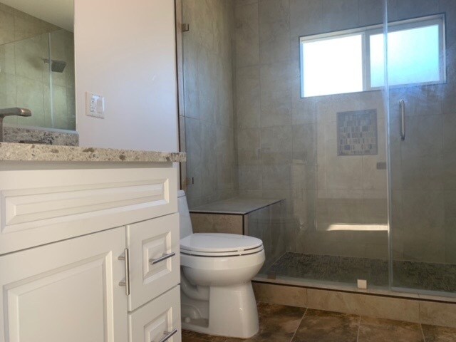 Downstairs bathroom - 4539 Halison St