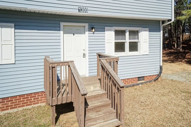 Foto del edificio - Two Bedroom Home!