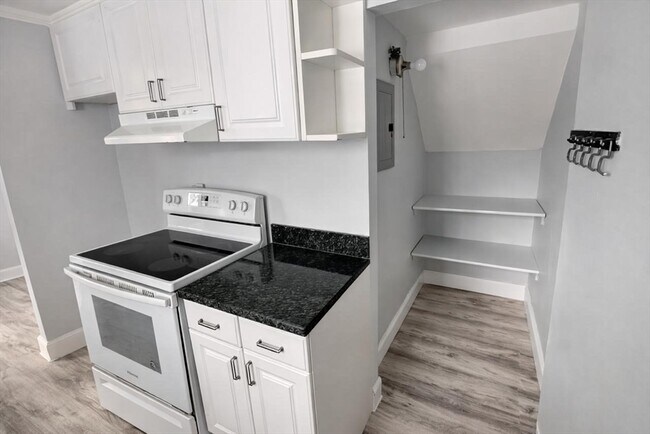 Building Photo - 39 Bishop Dr