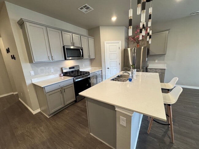 Foto del edificio - 2748 Alice Dr