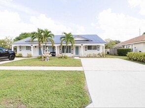 Building Photo - 1320 Riverside Cir