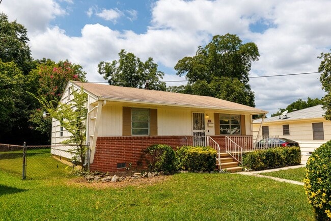 Building Photo - 3/2 Near Downtown and Homewood