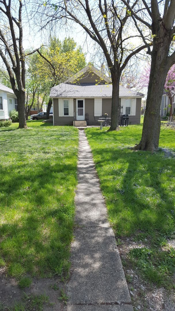 Building Photo - Great 2 bedroom home