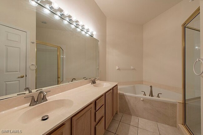 Building Photo - 2110 Arielle Dr