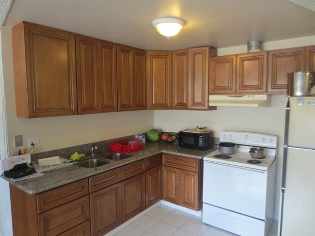  - 710 James St