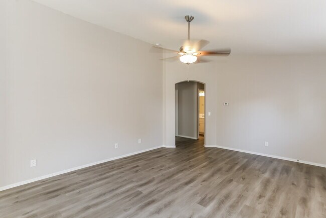 Foto del edificio - 10843 E Clovis Ave