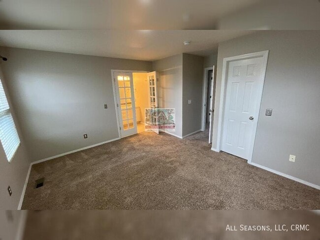 Foto del edificio - 8063 Cooper River Dr