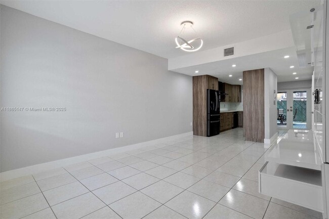 Foto del edificio - 3378 W 80th St