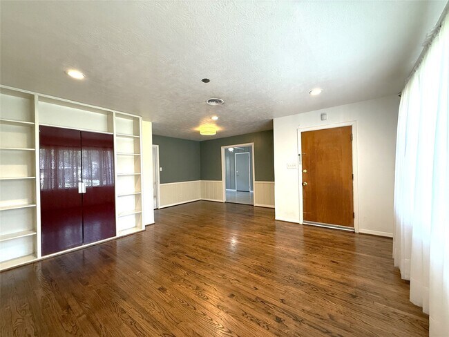 Foto del edificio - 3419 Linkwood Dr