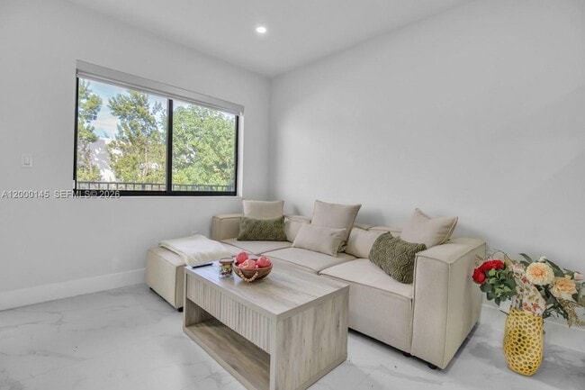 Foto del edificio - 944 Jefferson Ave