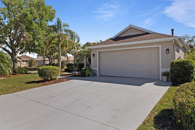 Building Photo - 10490 Old Grove Cir