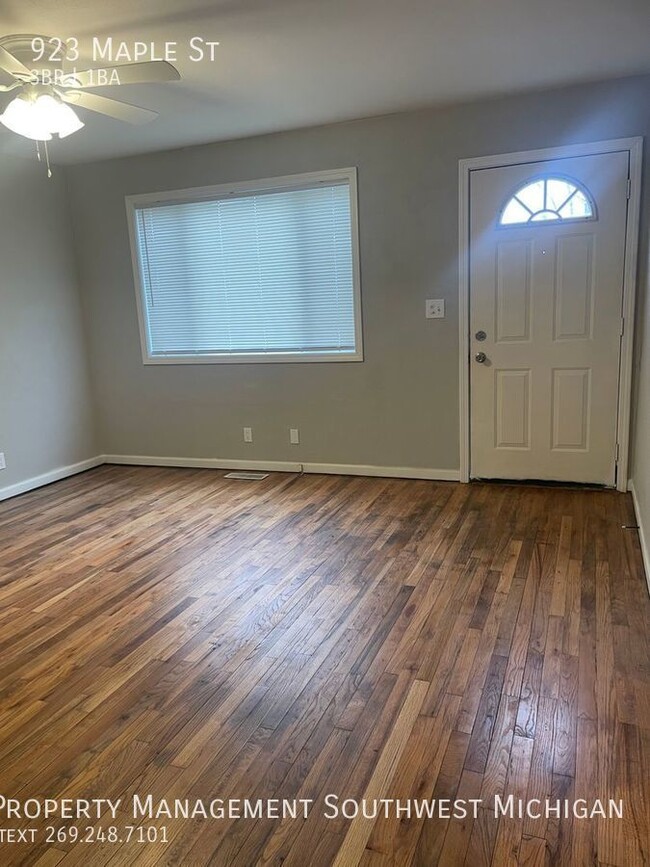 Building Photo - Lovely 3 bedroom, 1 bath home in Niles Mic...