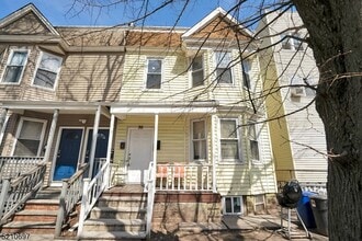 Building Photo - 30 Linden Ave